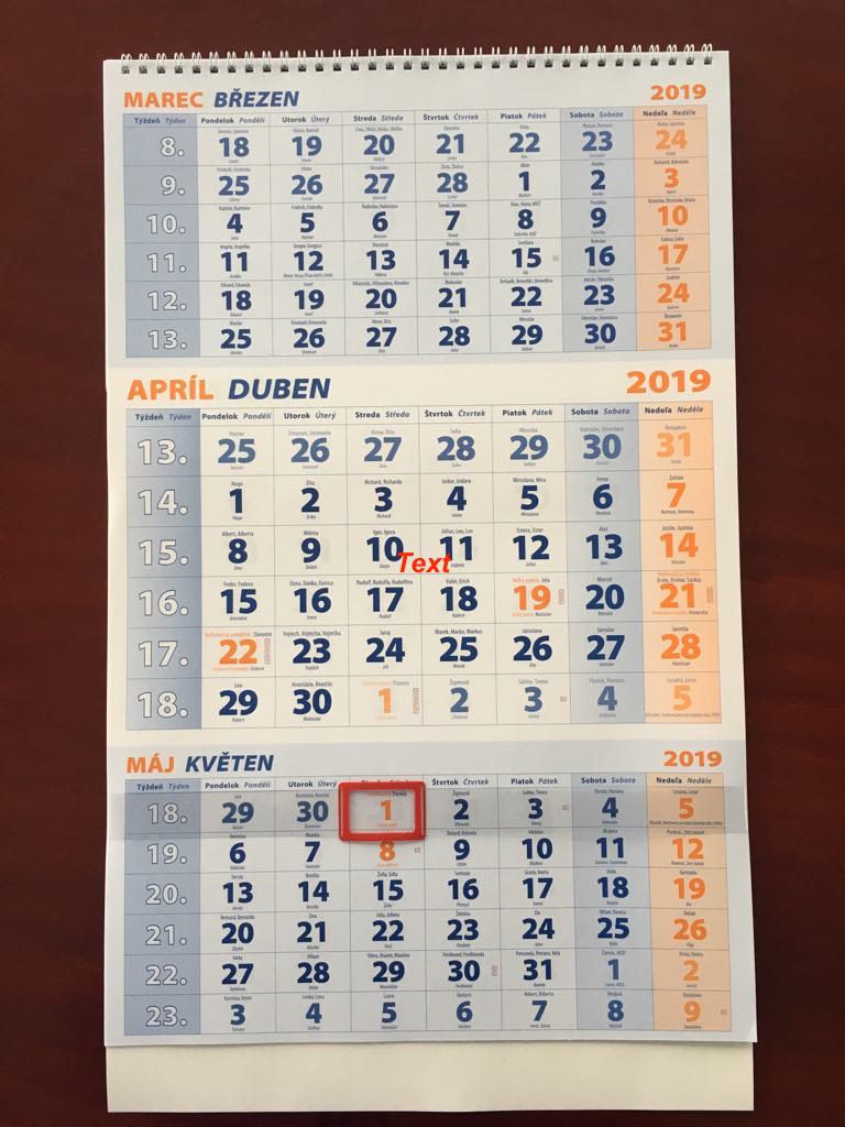 Nástenný kalendár biely 2022